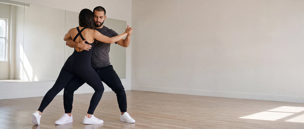 bachata-hero-studio-couple.webp